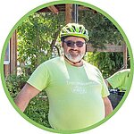 vacancier ayant passé un séjour convivial dans un camping à l’écoute, au cœur de la nature.