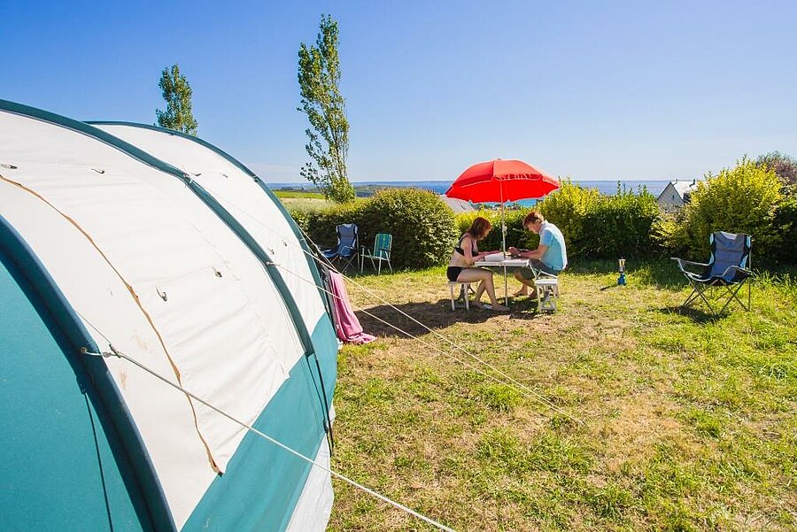 Emplacement avec vue mer au camping Le Panoramic à Telgruc-sur-Mer, presqu'île de Crozon