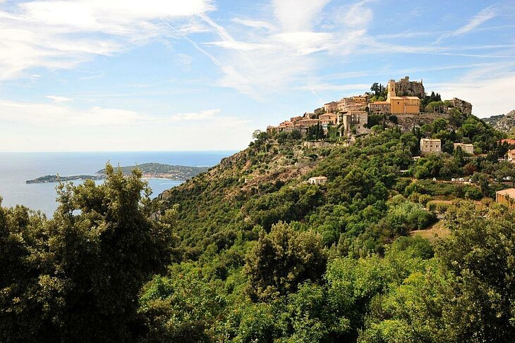 Vue panoramique sur le village perché d’Èze