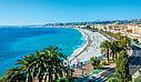 Vue de la Promenade des Anglais à Nice, avec la mer Méditerranée