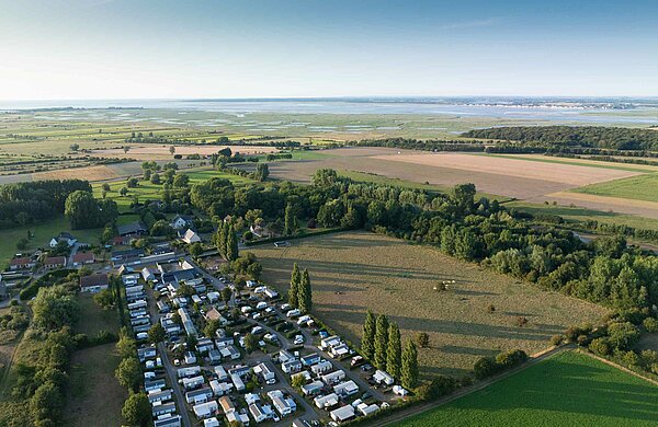 Vue aérienne du Camping de la Baie à Pendé, près de la baie de Somme