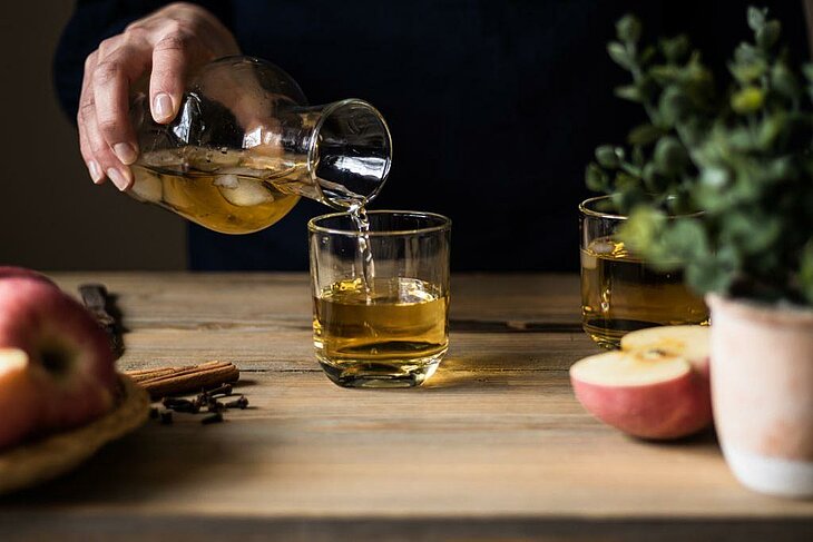 Dégustation de cidre artisanal, une activité gourmande à vivre autour de Fiquefleur-Équainville en découvrant le terroir normand